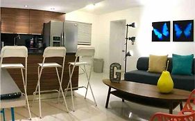 Groveo6 10 Minutes From The Beach